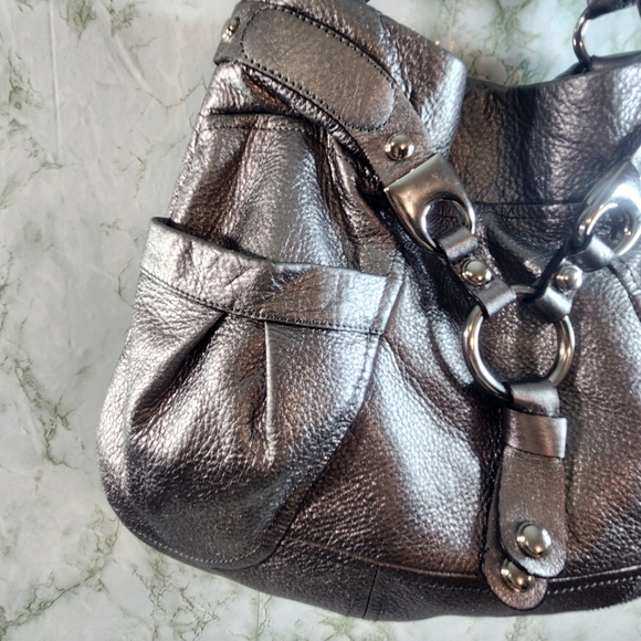 B MAKOWSKY Silver Soft Leather Shoulder Bag - Picture 2 of 16